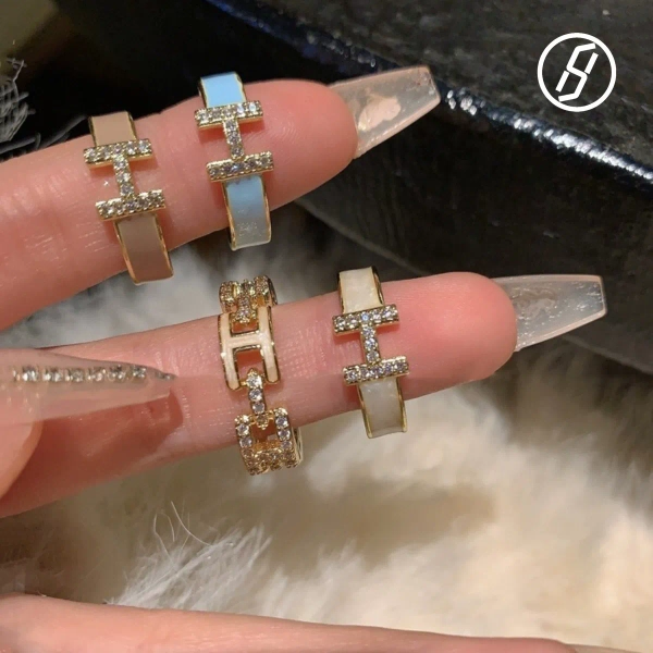 Fine Craft Letter H Ring Light Luxury Enamel First Strong Ring Female Drop Glaze 18CT Gold Advanced Adjustable Size Ring Original Jewelry Designer Ring