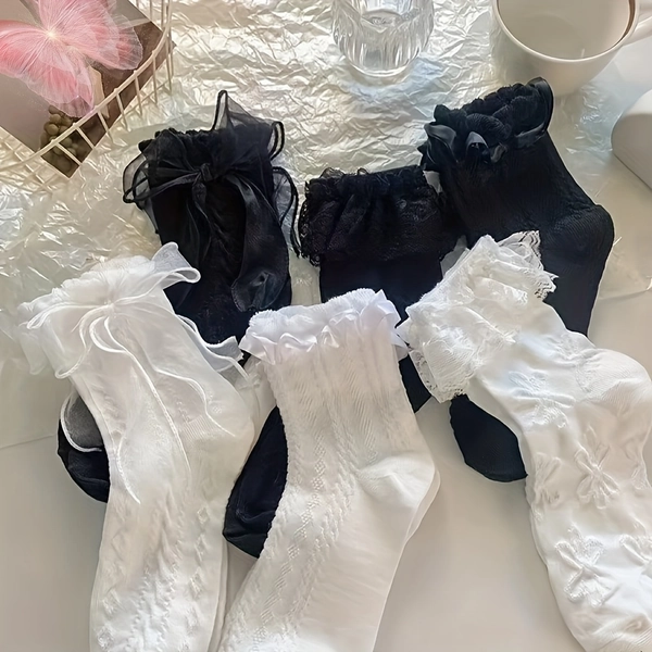 Spring/Summer Style 2/4 Pairs Random Black and White Bow Lace Japanese Korean Style Sweet Women's Socks