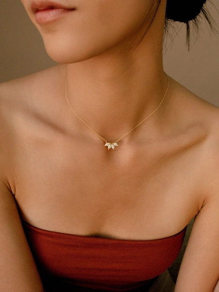 Raffinata collana choker placcata in oro 14k, collana con diamante a forma di marquise, collana con petali di fiori e diamanti, gioielli eleganti e delicati, regalo per damigella d'onore, regalo per la mamma