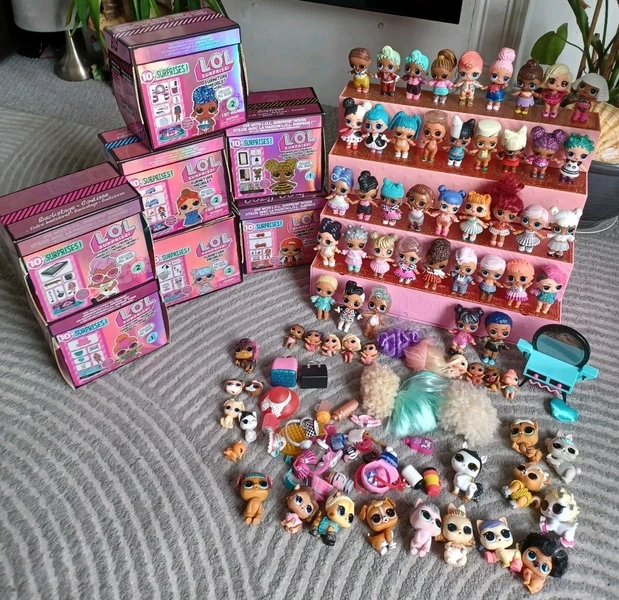 LOL Surprise Dolls &amp; Furniture Sets Bundle 60+ Dolls &amp; Pets Display Case lot VGC