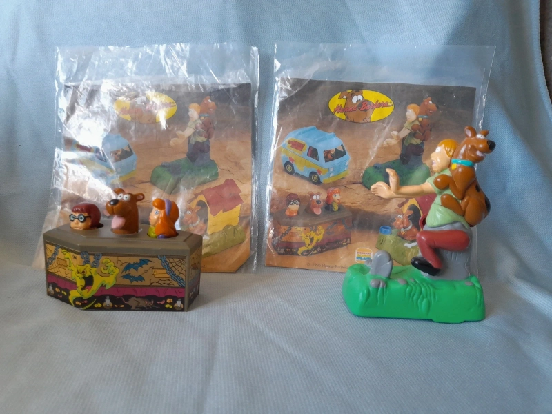 1996 Mcdonalds,  Scooby Doo and Shaggy,  Velma and Daphne.