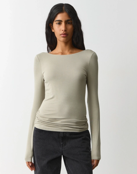 Backless Twist Long Sleeve Top