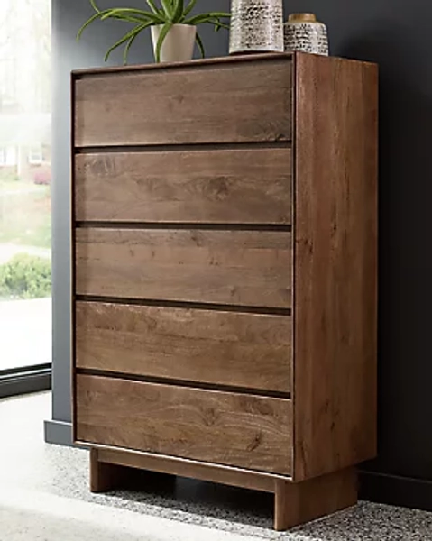 Isanti 5 Drawer Chest of Drawers