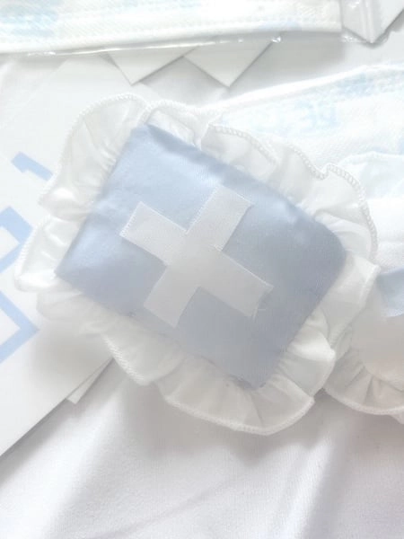 [£6.70]White/Blue Cross Pattern Ruffle Trim Hairclip/Brooch