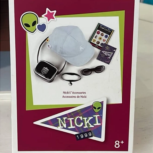 American Girl NEW Nicki Accessories - New Toys & Collectibles
