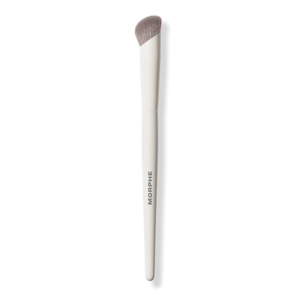 M132 Angled Concealer Brush