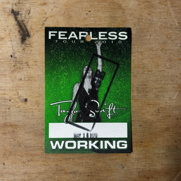 2010 Taylor Swift Fearless Tour Working Backstage Pass  May 15, 2010 New York
