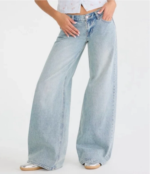 Super Low-Rise Ultra Wide Leg Jean