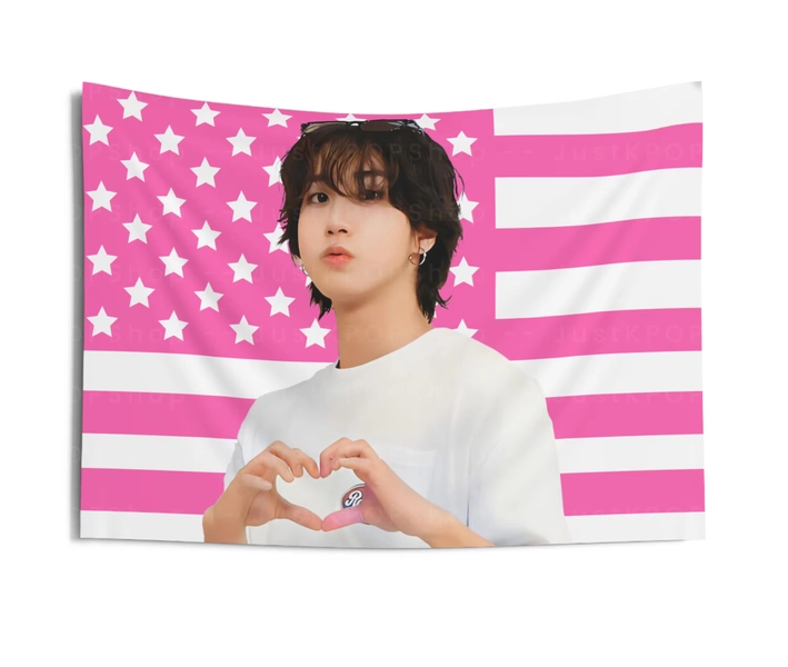 SKZ Han Finger Heart American Flag, Han Jisung Pink American Tapestry, Stray Kids Lalalala, lose my Breath Stray Kids fans, Megaverse