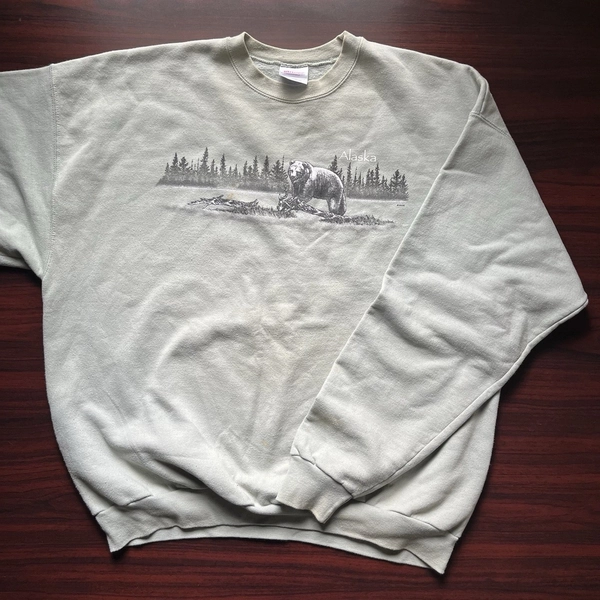 Men's Vintage 90's Hanes Alaska Grizzly Bear Mint Green Crewneck Sweatshirt XL