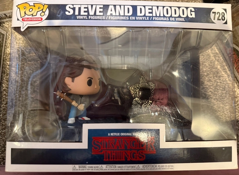 Funko Pop Stranger Things Steve and Demodog 728 Vaulted