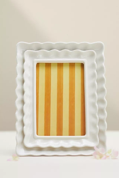 Maeve Scalloped Stoneware Picture Frame