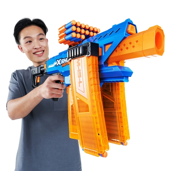 XSHOT by ZURU Insanity Motorized Clip Mania Blaster with 72 Darts
