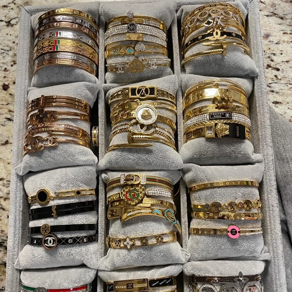 High quality stainless steel bracelets 
1 - 45$
2 -...