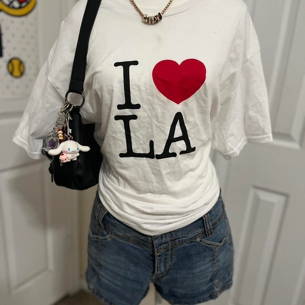 White and red "I love LA" cotton tee 
-LA...