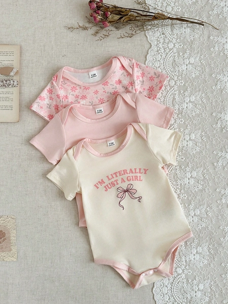 SHEIN Baby Girl Cute And Comfortable Three Pieces Short-Sleeved Baby Girl Bodysuit With Floral Print And English Letter Flower Embroidery On The Chest