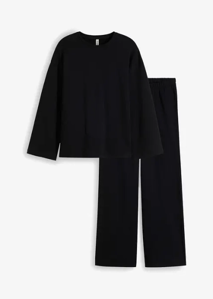 Moderner weit geschnittener Loungewear Hausanzug aus gemütlichem Sweat