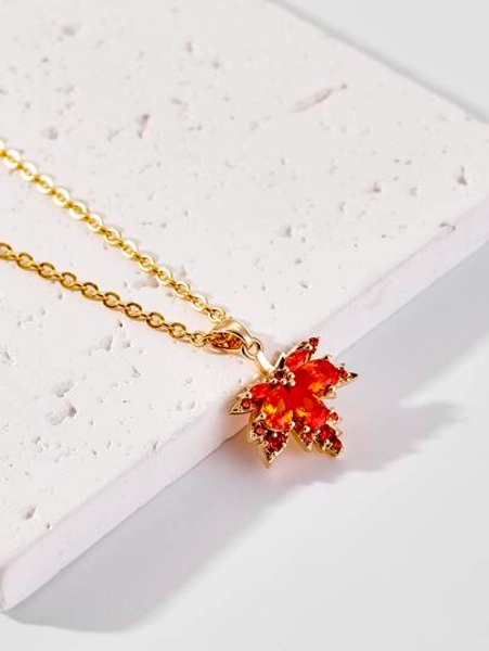 1 Collana Con Pendente A Foglia D'acero A Tema Autunno/inverno Del Ringraziamento Con Rame E Zirconi Cubici