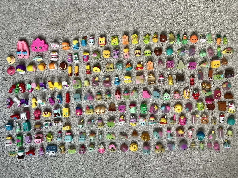 Shopkins Multi-Season Mixed Lot of 224 Foods  Vegetables Hats Shoes Cupcakes