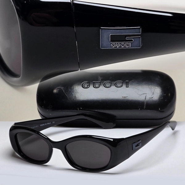 Gucci Sunglasses 1998 Vintage Black Retro Unisex GG 2432/S 1UF 50mm 020726