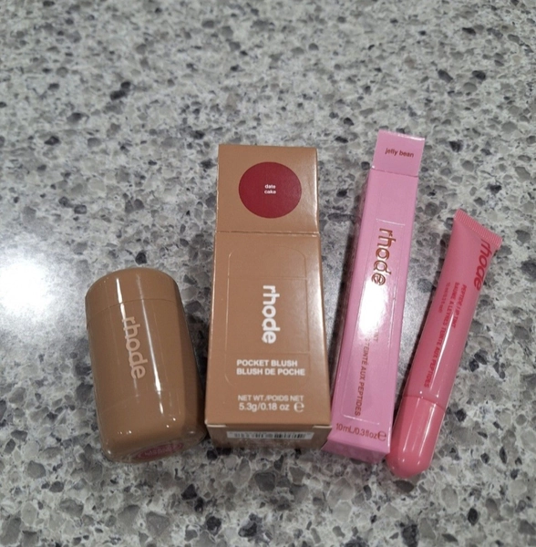Rhode Bundle 1 Date Cake Blush and 1 Jelly Bean lip tint