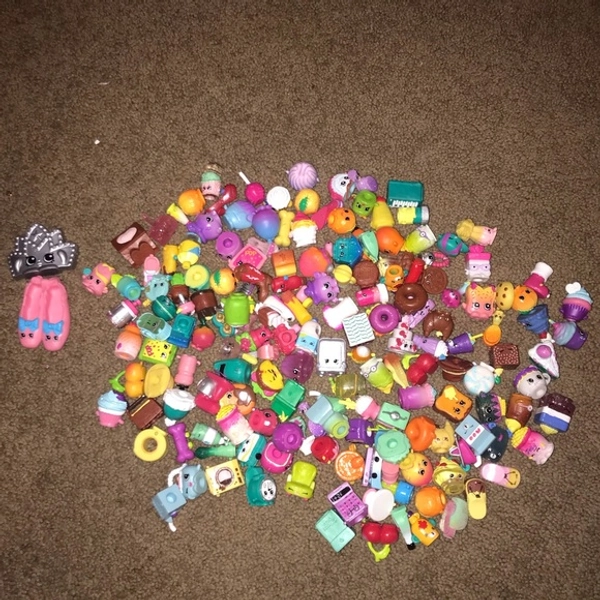 HUGE COLLECTION OF 175 SHOPKINS + SETS
