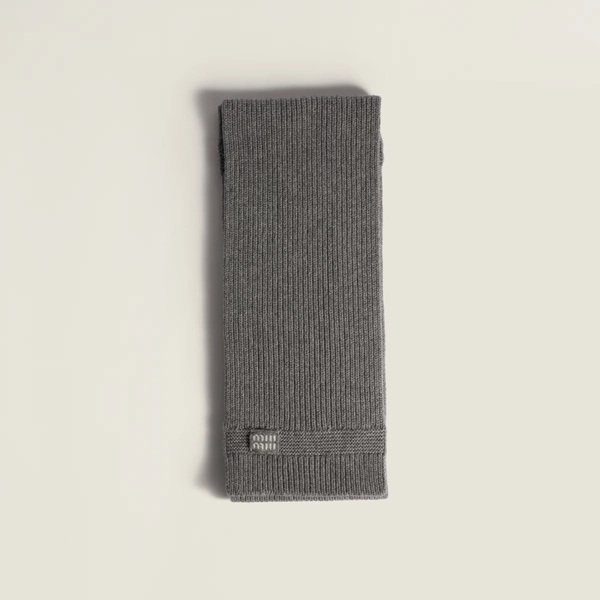 Cashmere scarf