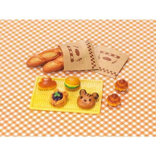 Baking Treats -Squirrel-