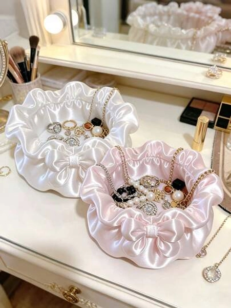 Satin Bow Jewelry Storage Tray, Lotus Petal Ruffle Design, Silky Soft Satin Texture, Can Hold Rings, Necklaces, Earrings, Bracelets And Other Small Accessories, Shallow Dish Shape For Easy Access, Ins Girl Style High-Value Desktop Decor, Compact And Lightweight, Suitable For Vanity, Bedside Table, Perfect For Gifting Or Personal Use, Exquisite Bow Enhances Vanity Atmosphere, Organizes Scattered Jewelry And Say Goodbye To Clutter - Size Pink