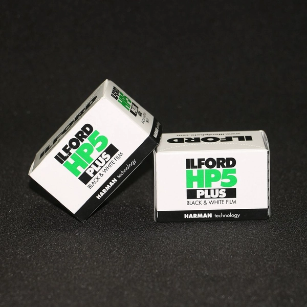 Ilford HP5 Plus 400 Rollo Blanco y Negro (35mm, 36 exposiciones) ($ 16)