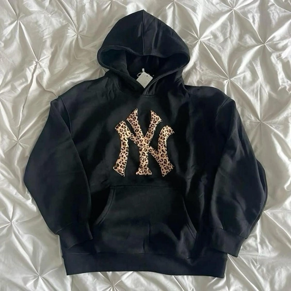 Black hoodie with leopard print New York Yankees...