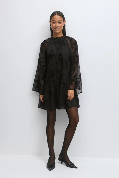 Structure dress
