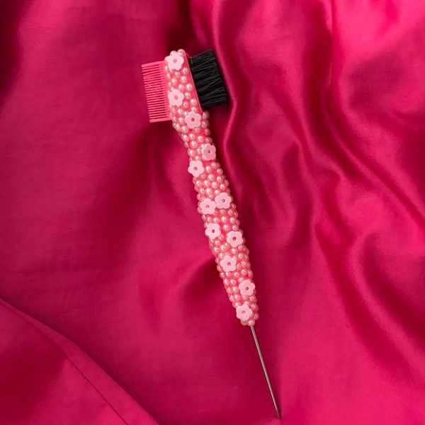 Non used pink and white beaded edge brush with...