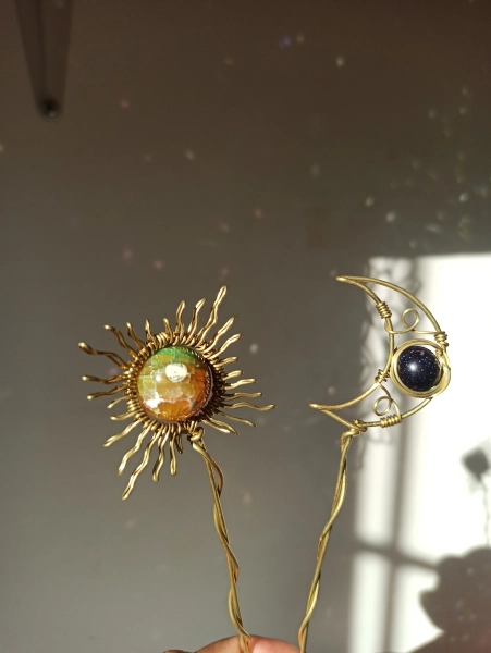 Sun and moon beaded garden/ Potted plant stake/ Plant Trellis for indoor plant /Plant stake / plant support/  Celestial decor/jeweled garden