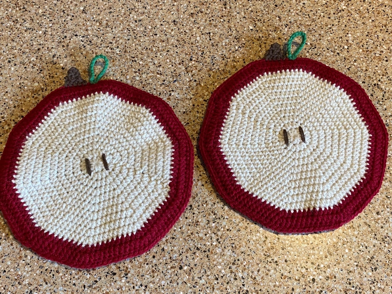 KITCHEN: Crochet Apple Potholders
