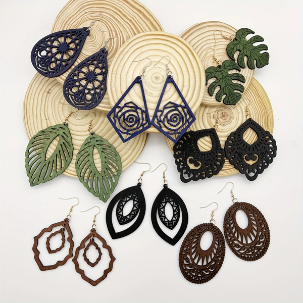 Fashionable And Versatile Hollow Wooden Earrings, a Mix of 8 Pairs of Wooden Ear Accessories.