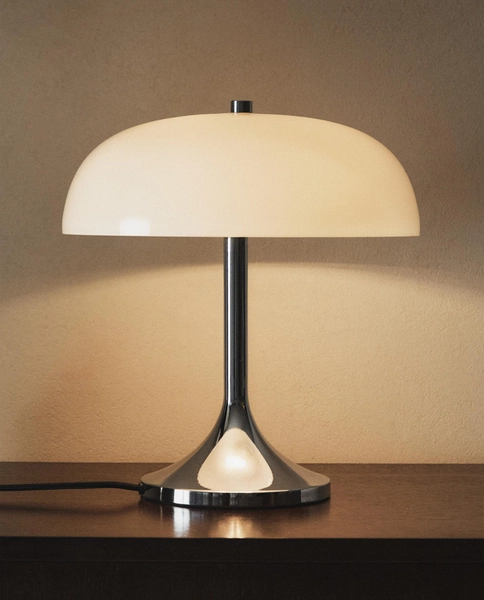 METAL AND GLASS TABLE LAMP