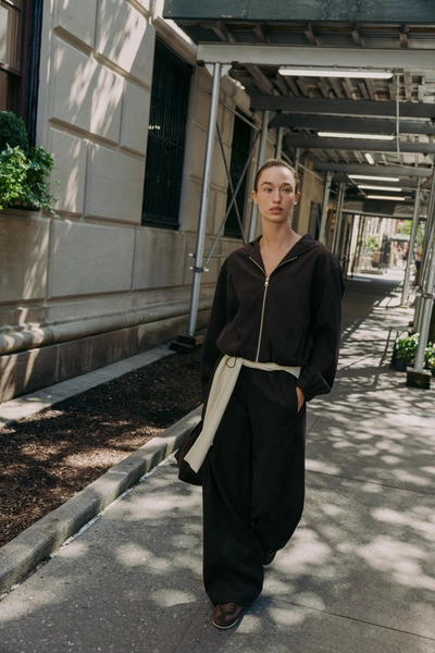 WIDE-LEG TROUSERS WITH ELASTIC WAISTBAND