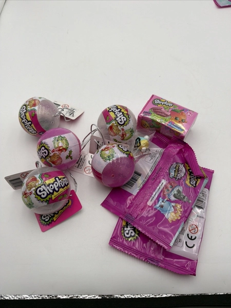 Shopkins  - Season 4 Mystery Crate And Christmas 2015 Glitter Balls Lot Of 8