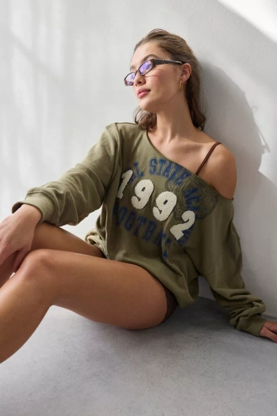 BDG Jessa Graphic Off-The-Shoulder Pullover