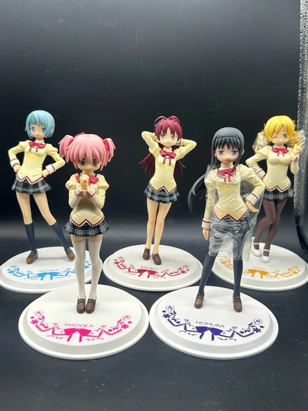 BANPRESTO Puella Magi Madoka Magica DX Figure School Uniform Ver. Set of 5