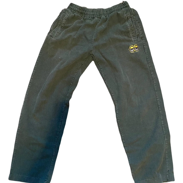 Green Krooked corduroy pants
Men’s small, Feel free...