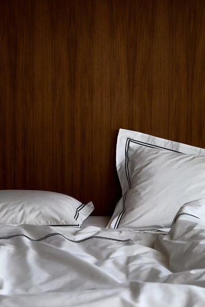 Cotton Percale King/Queen Duvet Cover Set - White/black