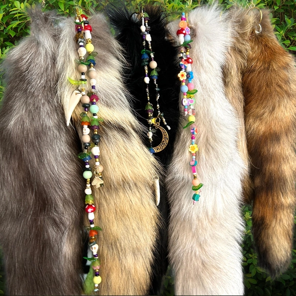 Custom Therian Tail Real Fur Therian Gear Personalized  Fox Coyote Raccoon Clip On Tails Gift for Tweens and Teens Cosplay Furry Accessories