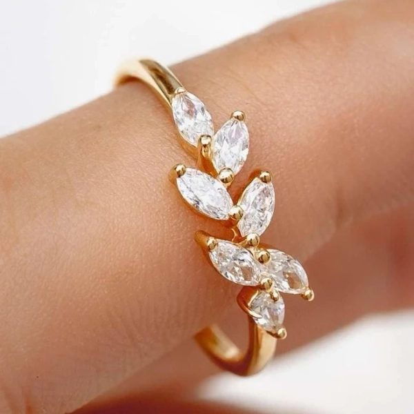 Linjer Women's Freya Gold Vermeil Leaf Ring
