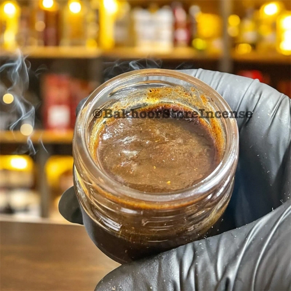 Makhmaria Al-Akhdariane: Yemeni Oud Hair Perfume
