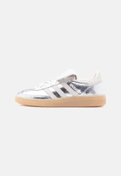 HANDBALL SPEZIAL LT W - Sneakers laag - silver-coloured metallic/cream white