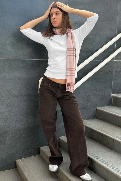 Low-waist corduroy trousers
