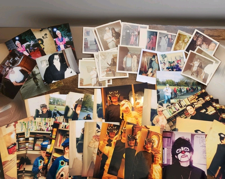 Lot 65+ Vtg 1960s-1970s  Halloween/Cost<wbr/>ume Party Color Photos Found Kids Adults