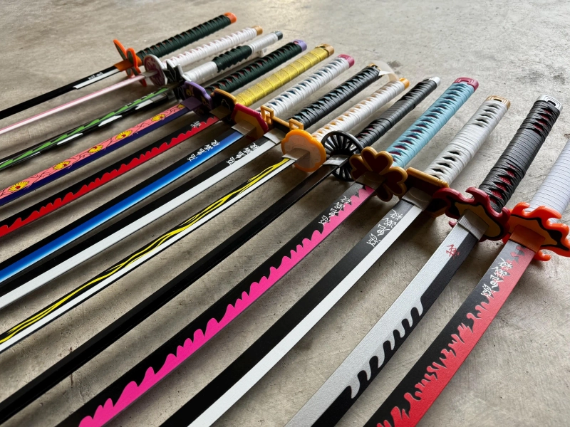 Handmade Anime Inspired Metal or Bamboo Katana Sword – Cosplay Samurai Sword with Scabbard, Stand & Belt – Display or Training